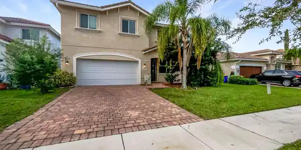 2653 SW Gallery Circle