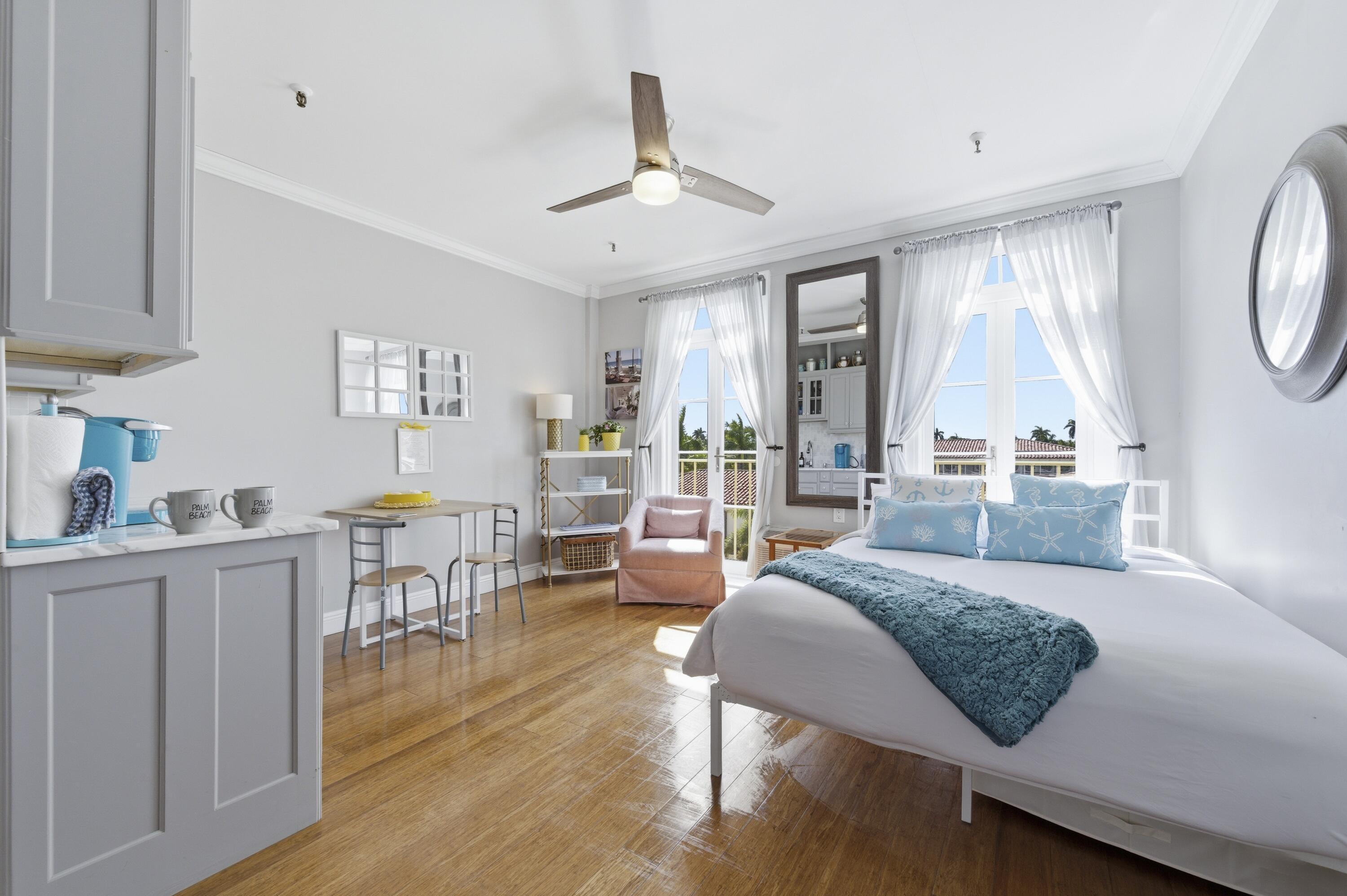 Image 2: Juliet Balcony Studio Suite