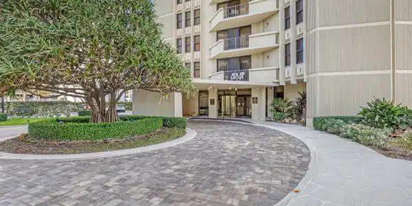 2800 N Ocean Drive