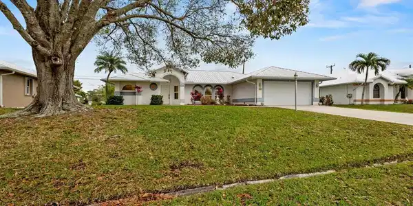 2869 SE Eagle Drive SE
