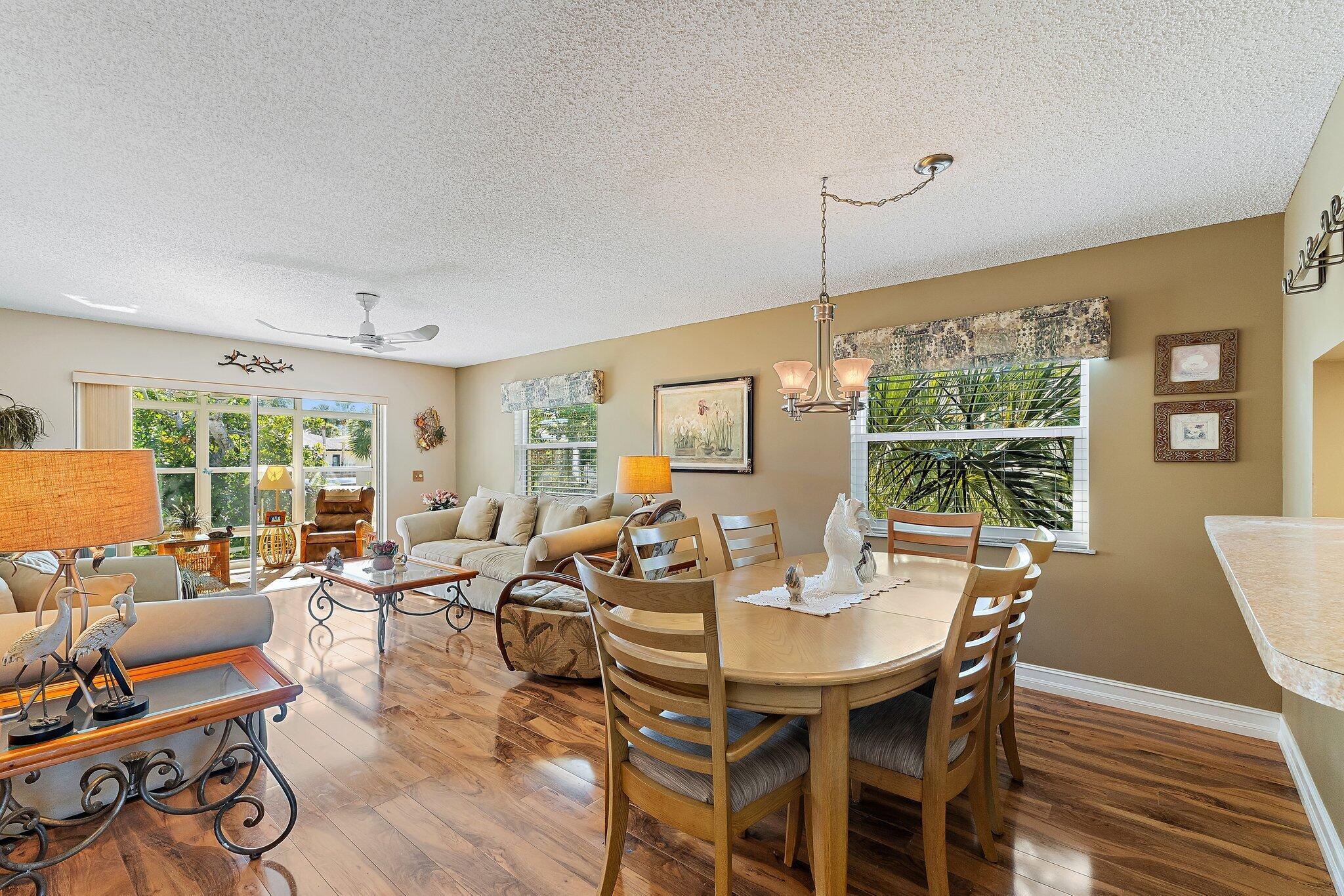 Image 4: Bright + Airy