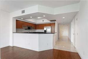 14951 Royal Oaks Ln