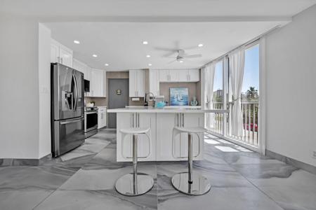 720 Bayshore Drive