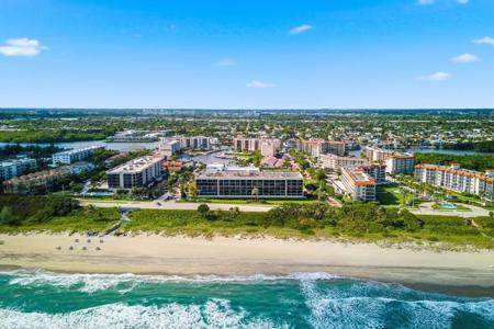 2727 N Ocean Boulevard
