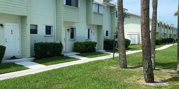 9421 S Ocean Drive
