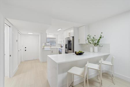 700 NE Harbour Terrace