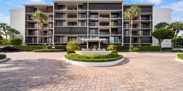 225 S Beach Road