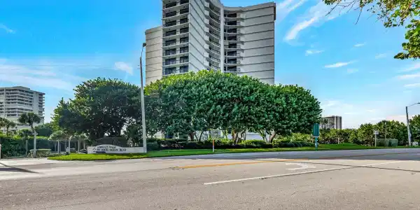 4545 N Ocean Boulevard