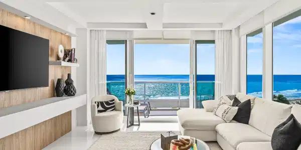 Image 2: 007-700SouthOceanBoulevard-705-BocaRaton