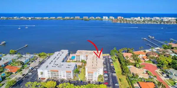 1516 S Lakeside Drive
