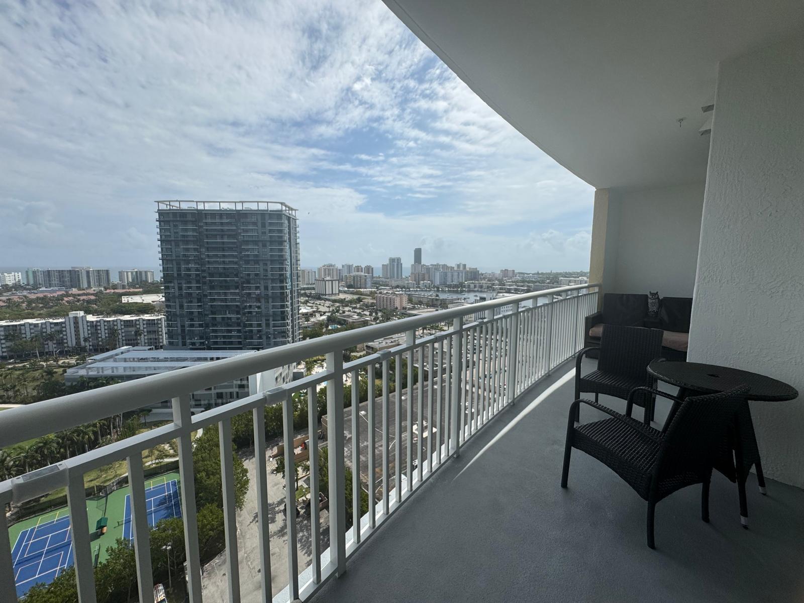 Image 4: Balcony b