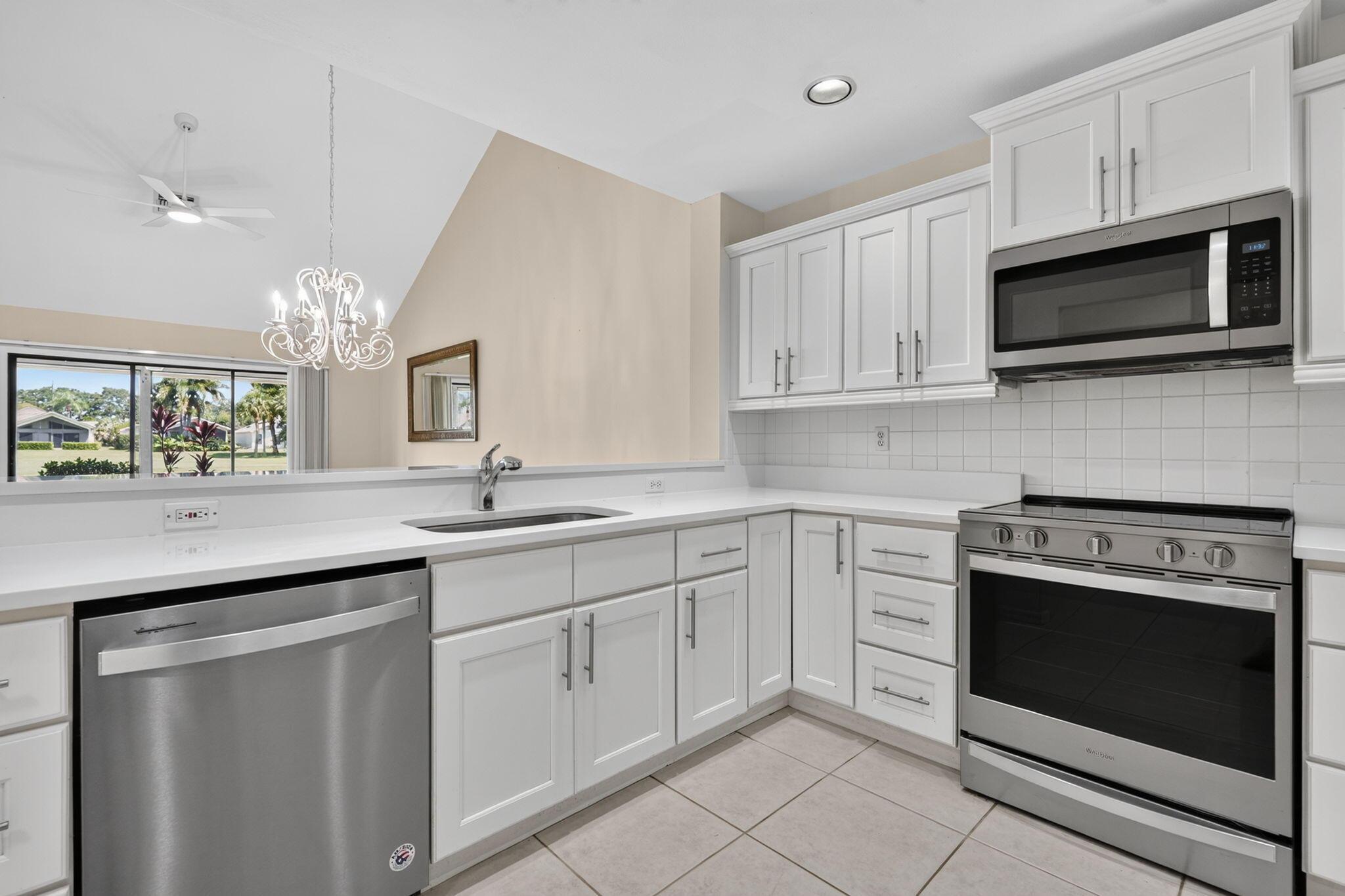 Image 3: Kitchen