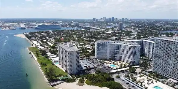 2000 S Ocean Dr