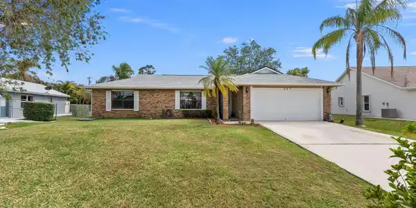 547 SE Cliff Road