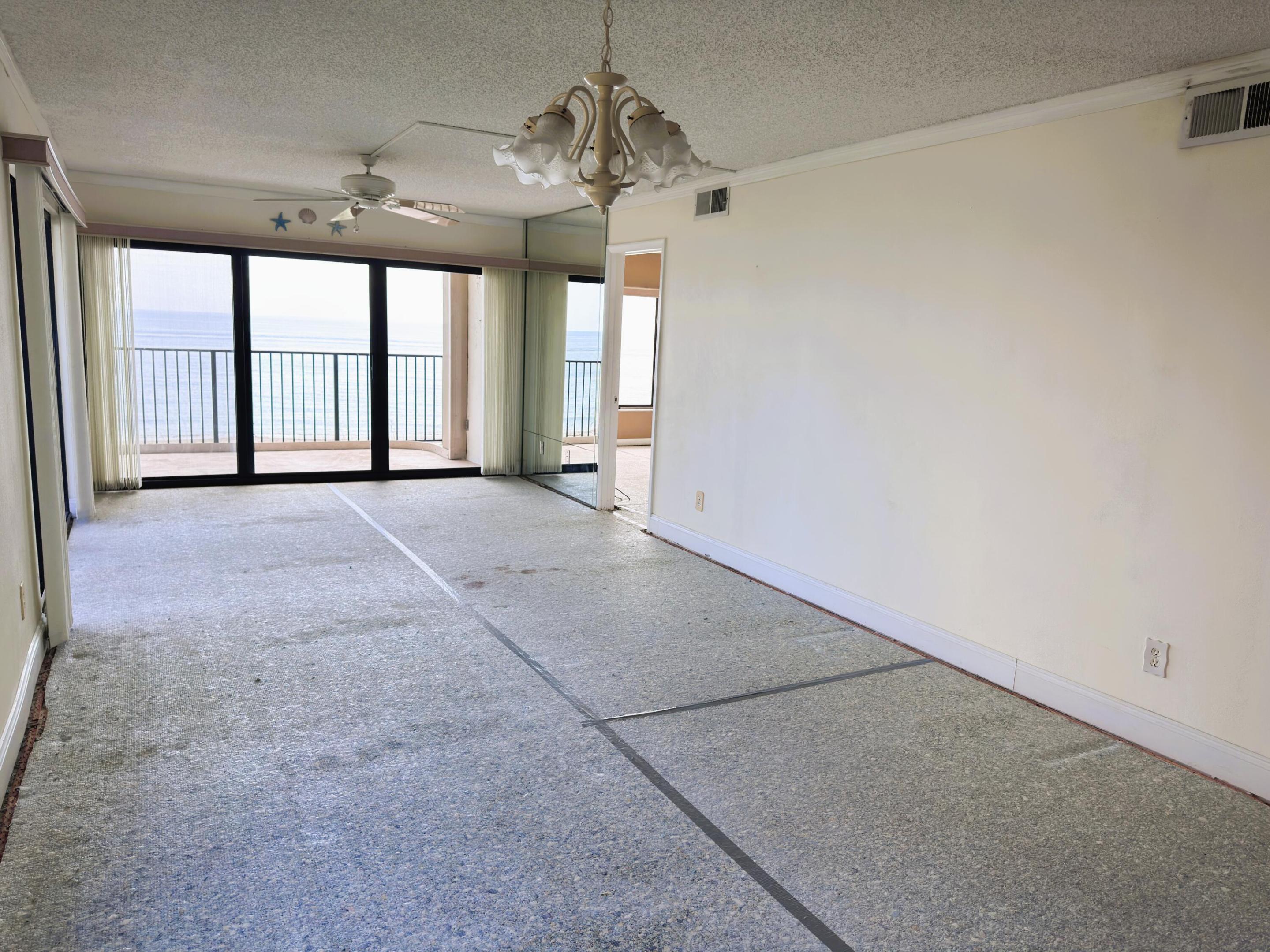 Image 2: Living Room 1