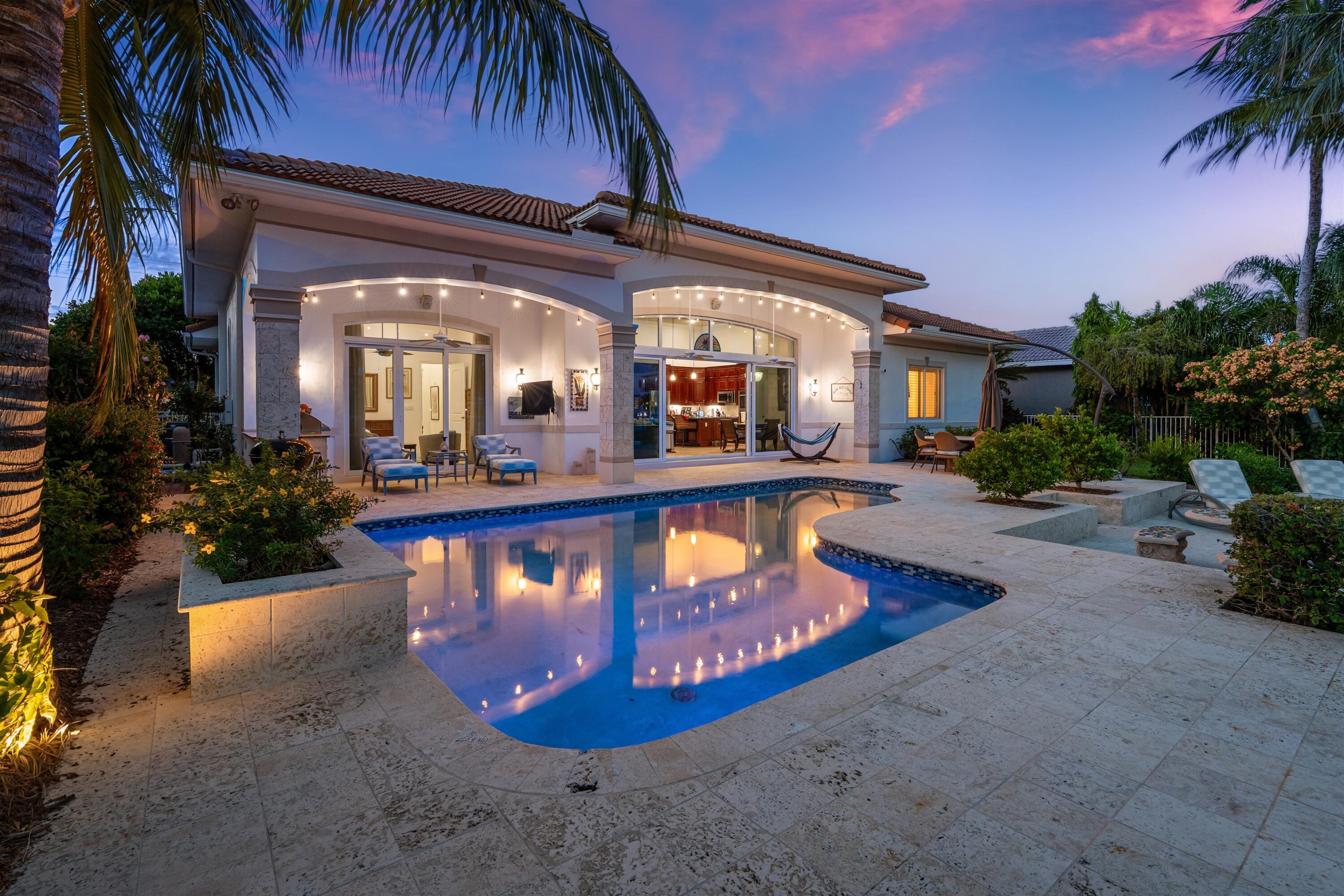 Image 2: POOL_TO_REAR_RIGHT_SUNSET