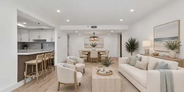Image 4: Living Room