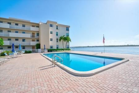 1820 New Palm Way