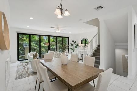 616 S Windward Circle