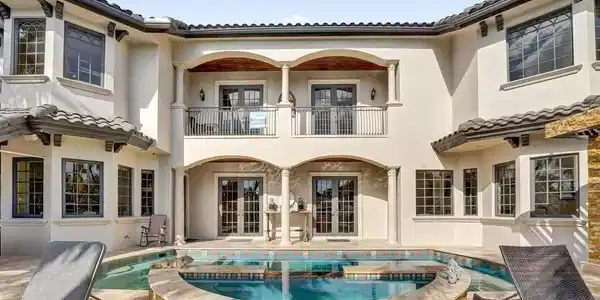 2340 NE 47TH Street