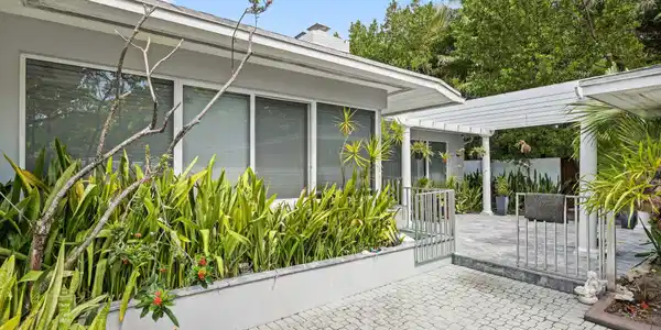 Image 4: 12 Sylvan Lane - 72.jpg-SMALL