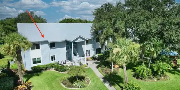 9635 Riverside Drive