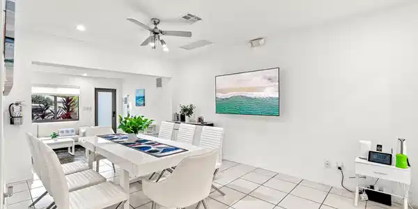 Image 4: Dining Room 2
