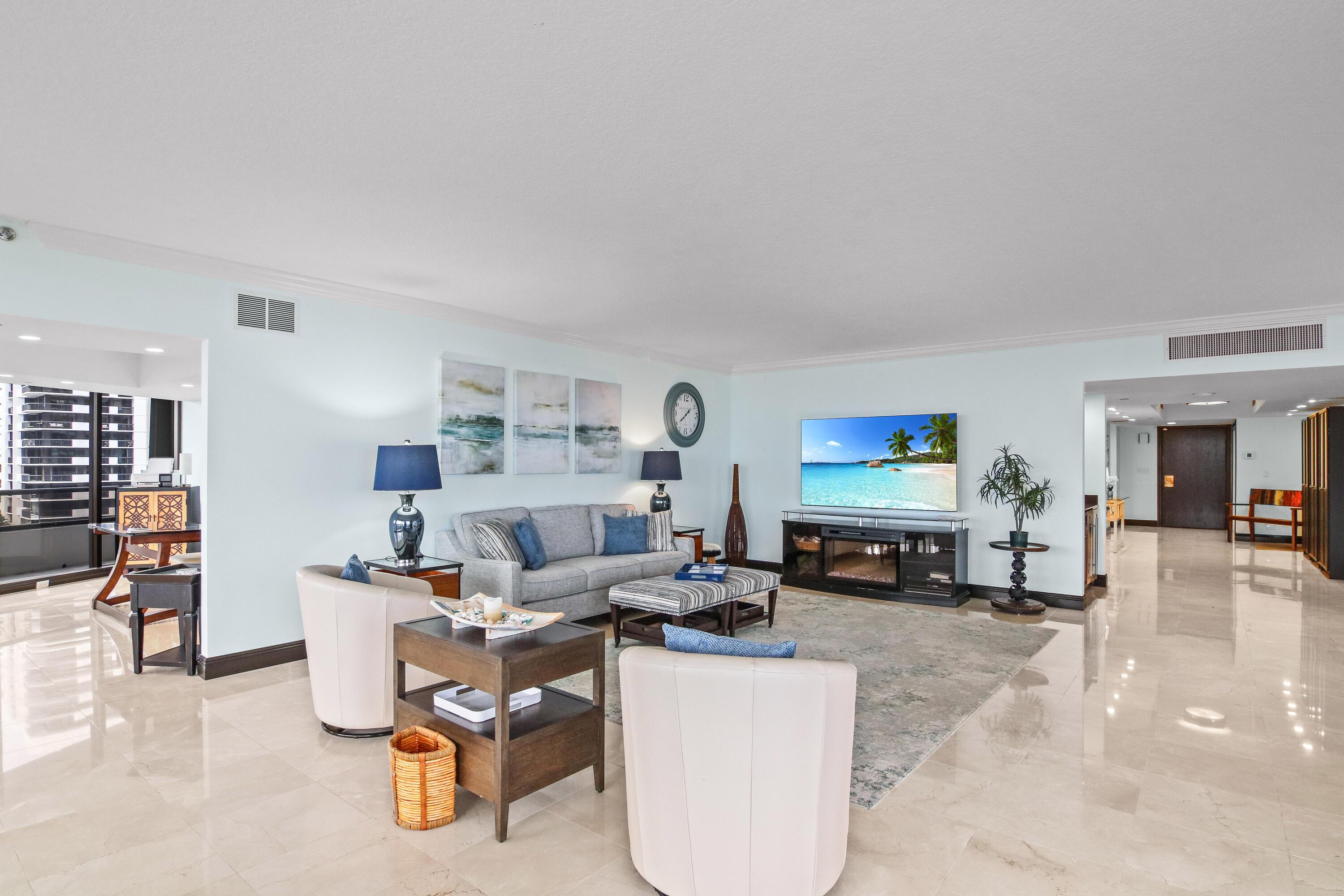Image 2: Living Room (see entry door to the right and offic