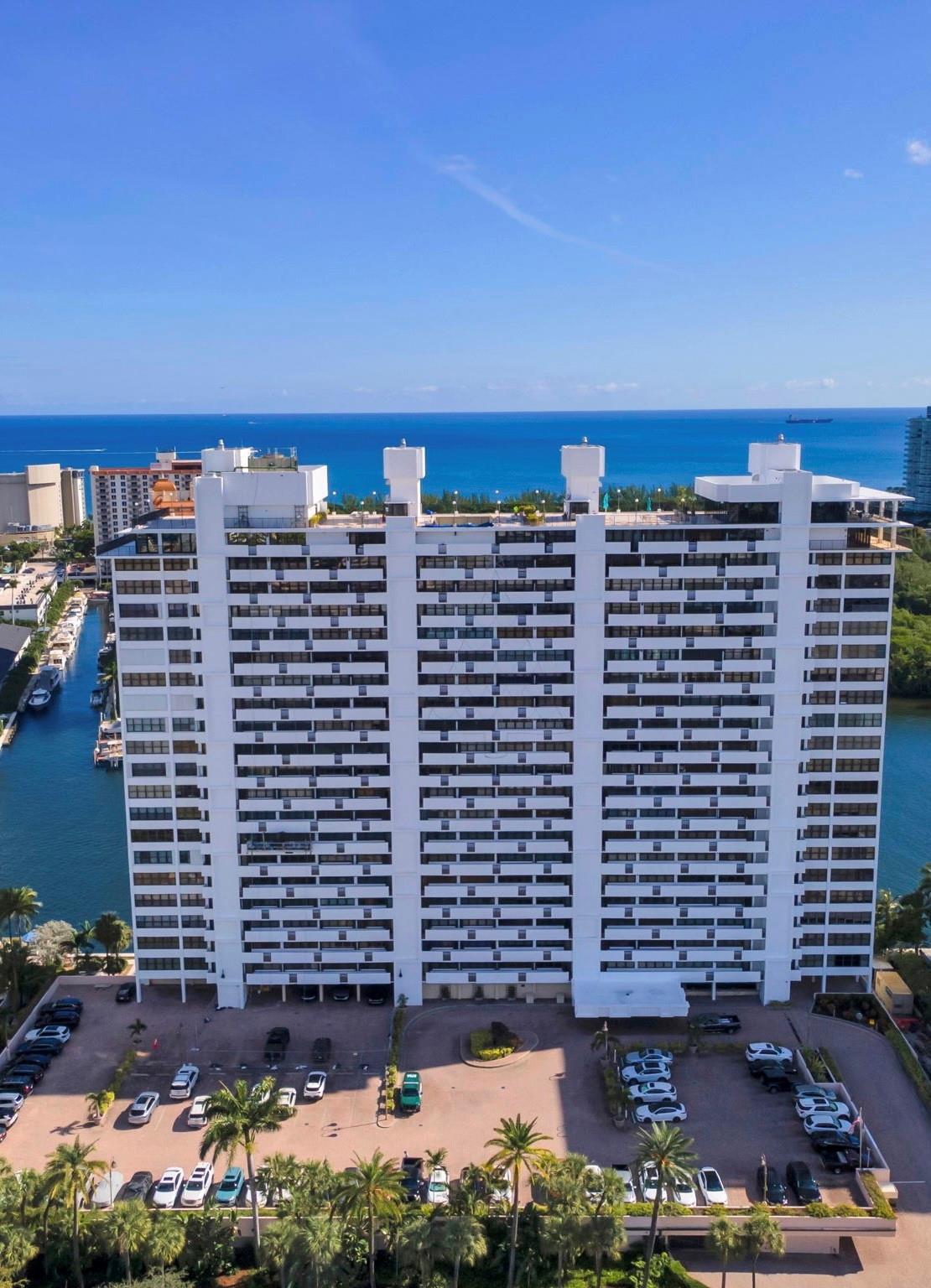 Image 2: Corinthian on the Intracoastal.
