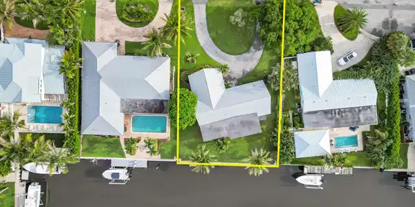 16 Country Club Circle