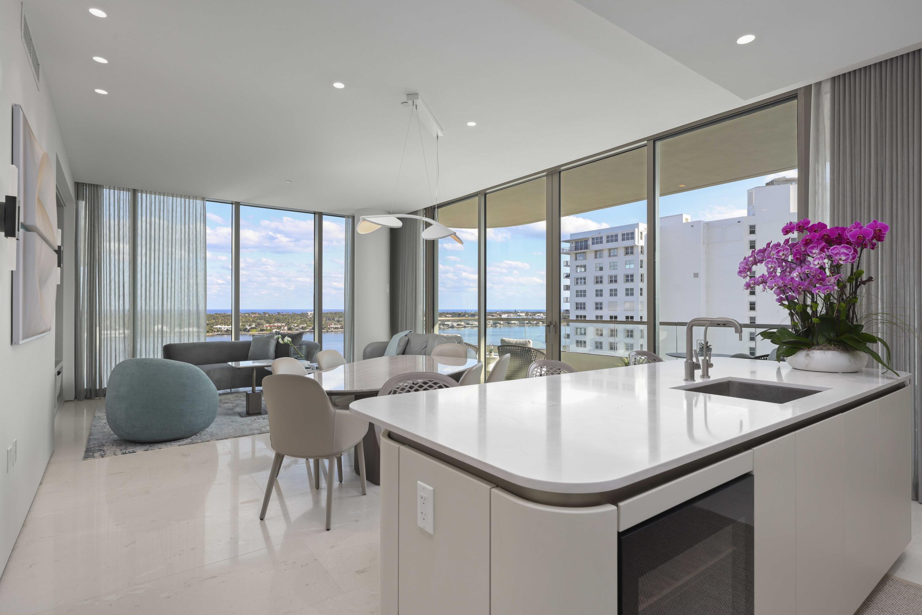 Image 2: 2 - Dining:Living