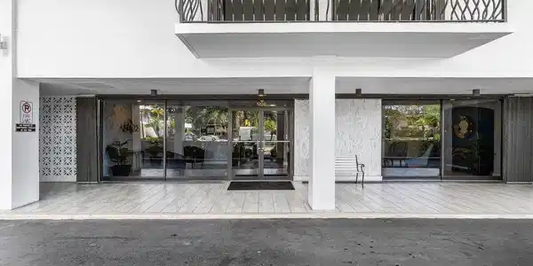 Image 3: 002-1208MarineWay-506-NorthPalmBeach-FL-