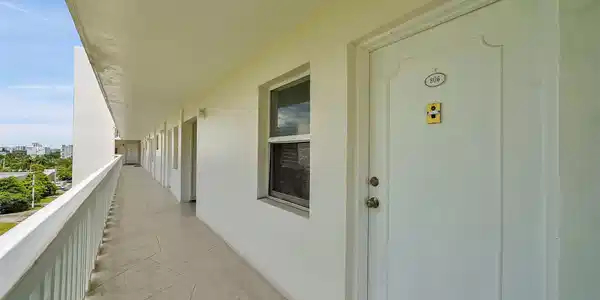 Image 2: Photo 2