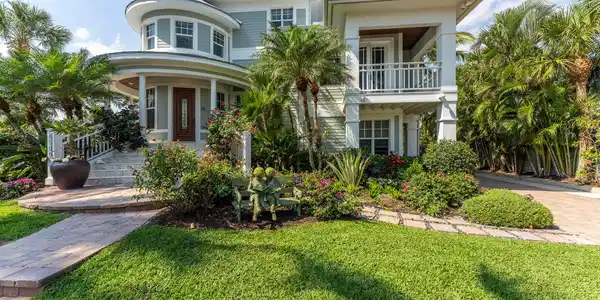 4500 NE Spinnaker Point Place