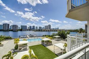 18041 Biscayne Boulevard