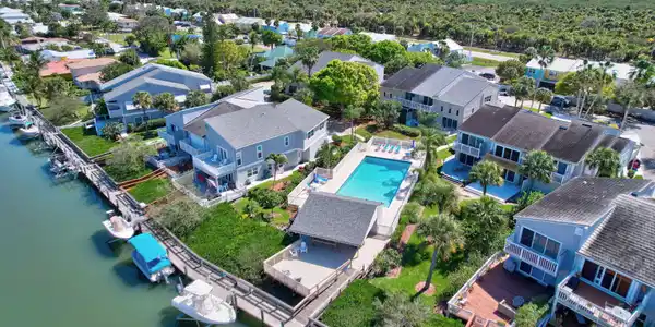 Image 2: 69-web-or-mls-DJI_0130_1_2_3_4