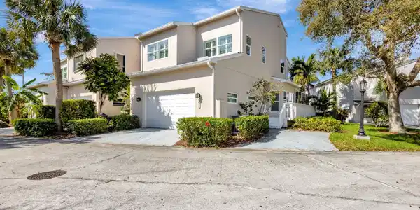 Image 3: 2-web-or-mls-5P1A8578