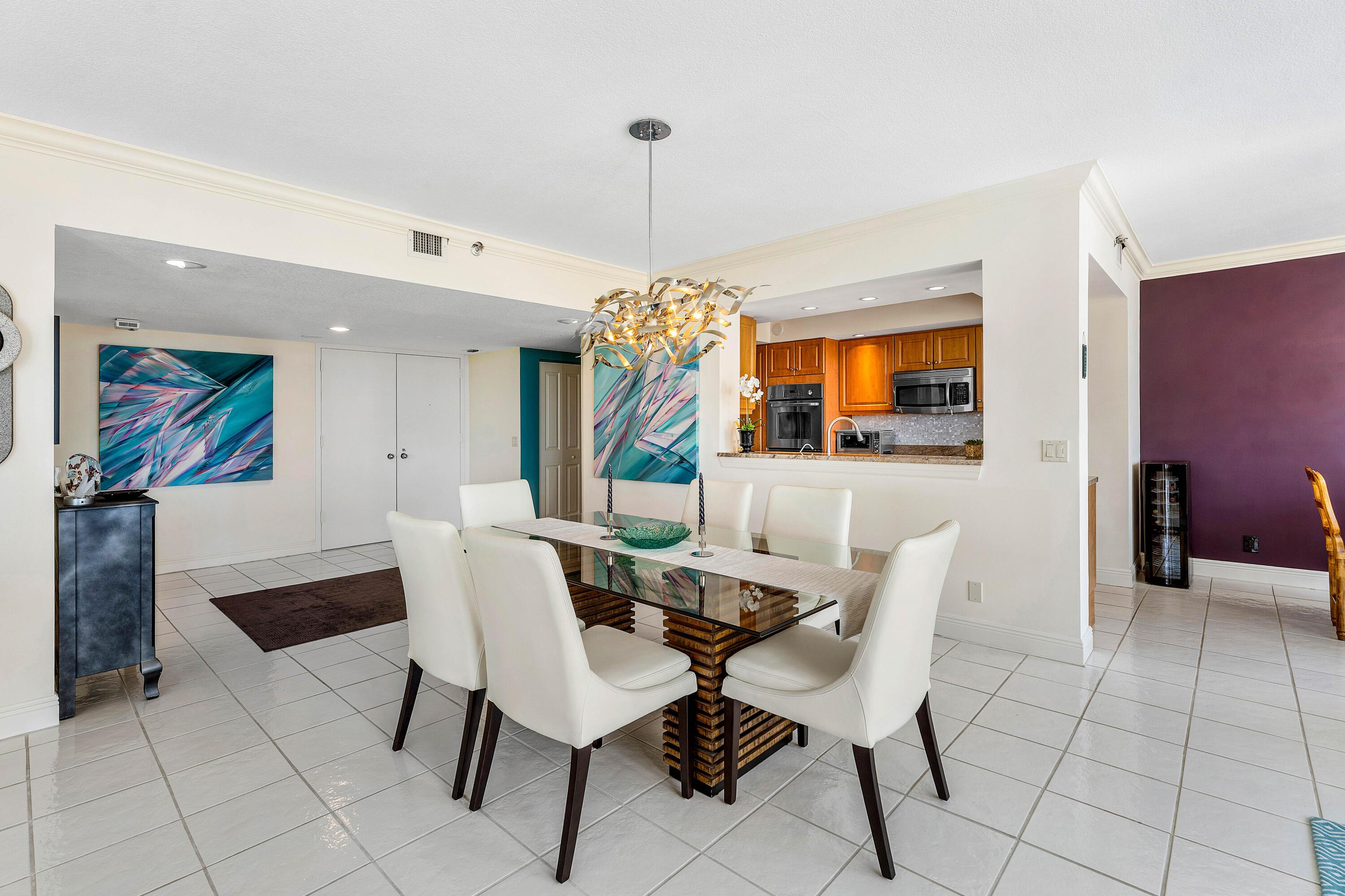 Image 4: 002-4100NorthOceanDrive-504-RivieraBeach