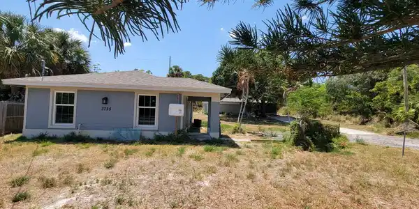 3725 Old Dixie Hwy Highway