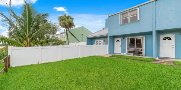 902 Shorewinds Drive
