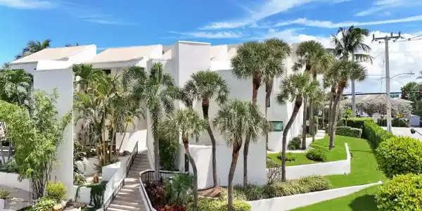 800 N Ocean Boulevard