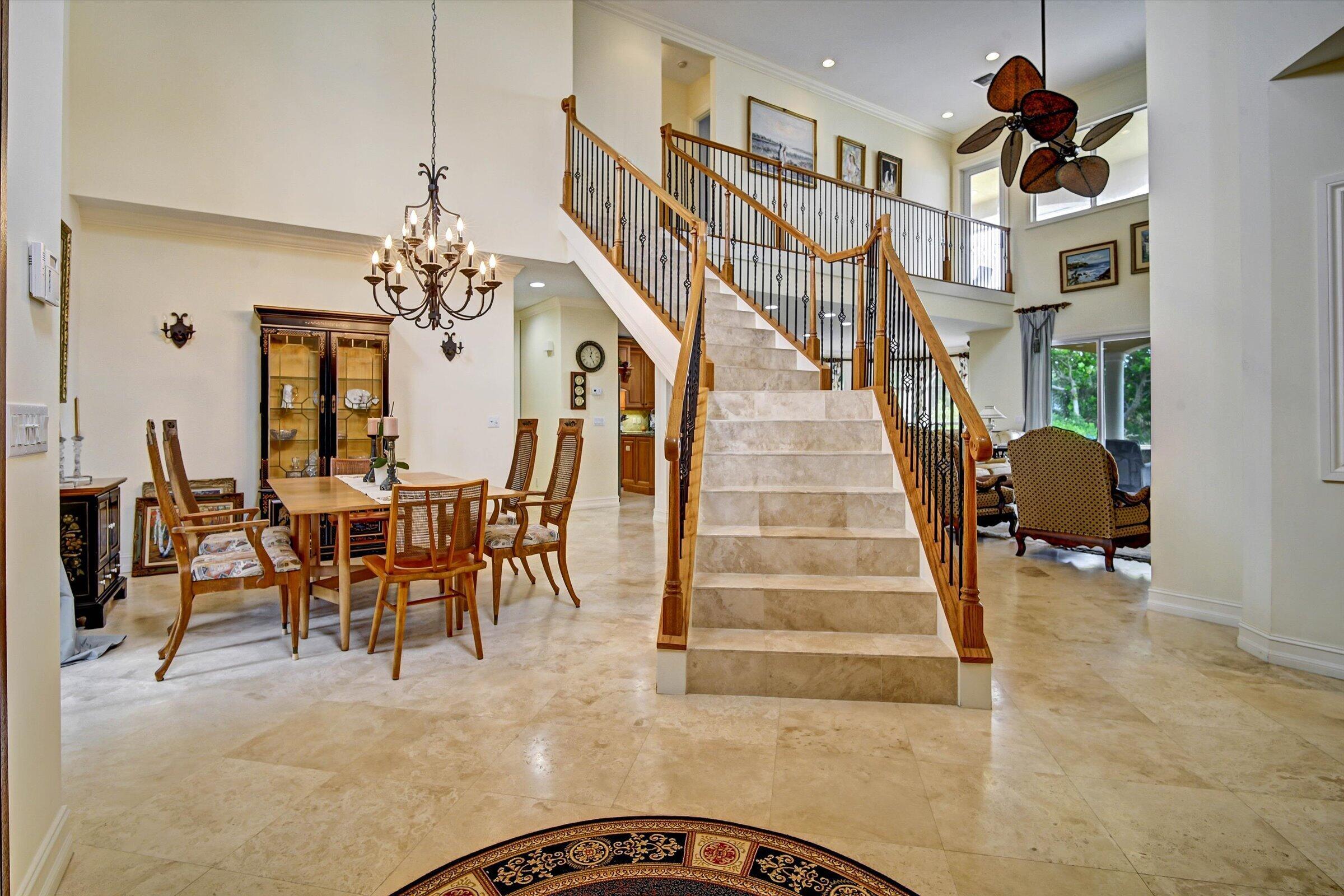 Image 4: Front Entrance