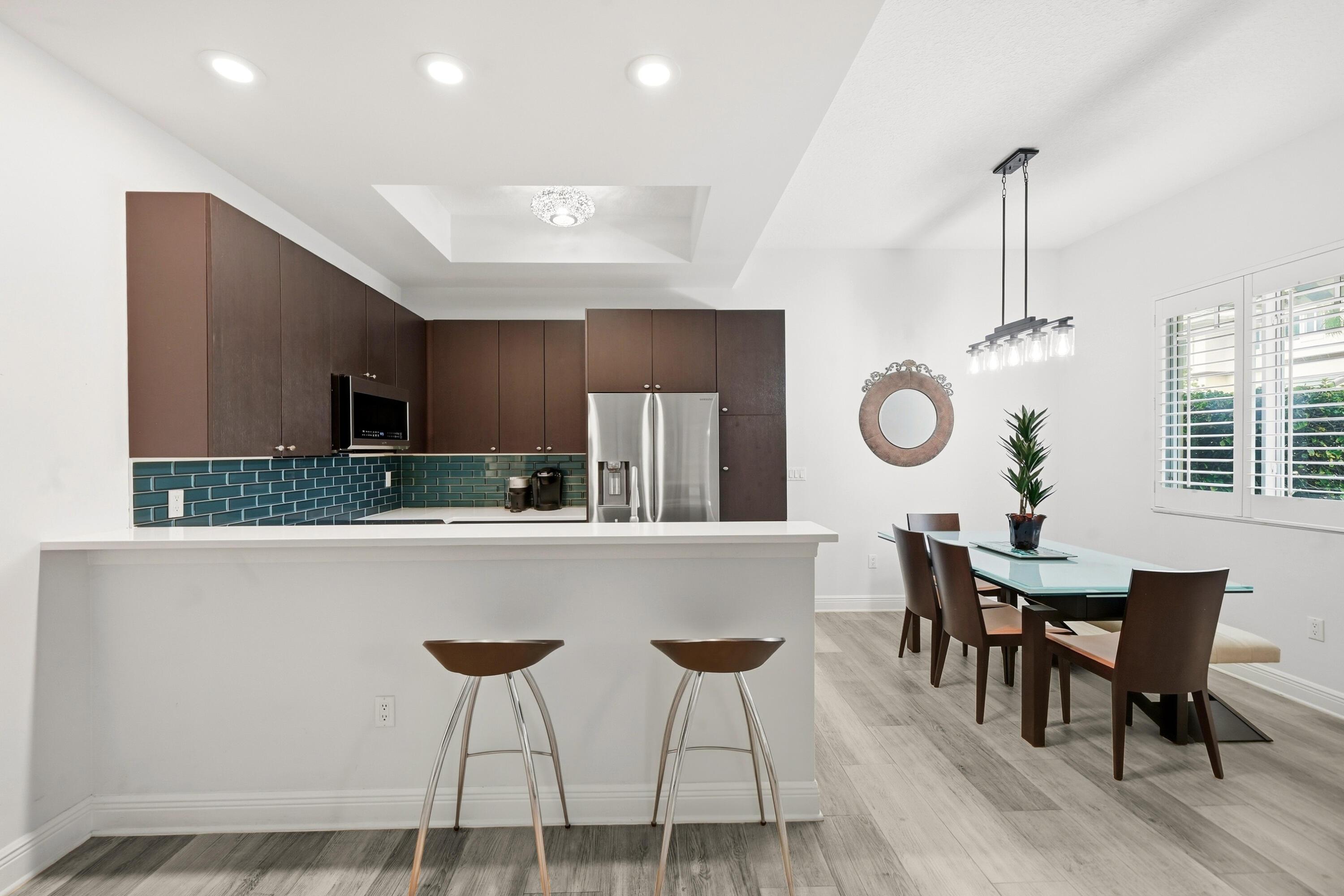 Image 4: Breakfast Bar