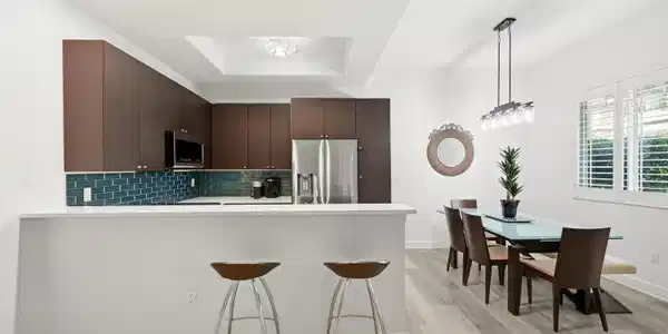 Image 4: Breakfast Bar