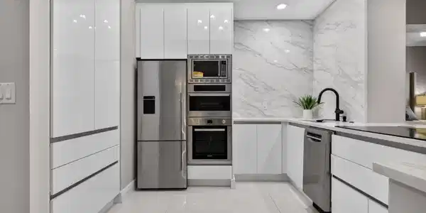 Image 4: Newly Designed Custom Kitchen with all the Bells &