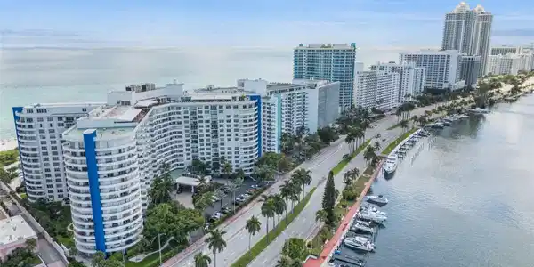5161 Collins Ave