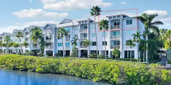 875 NW Flagler Avenue