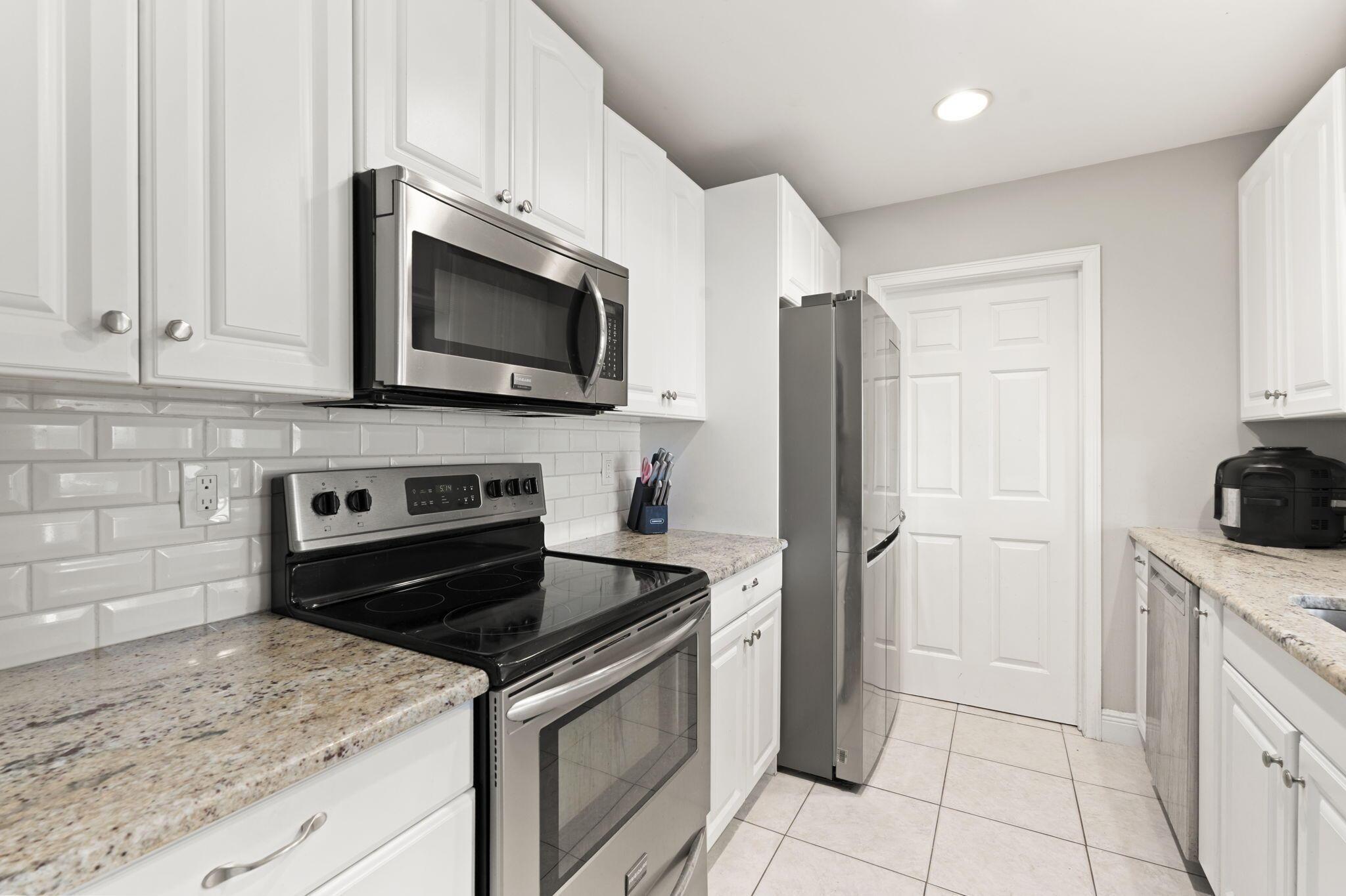Image 3: 23-web-or-mls-DSC01451