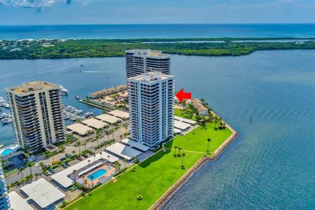 115 Lakeshore Drive