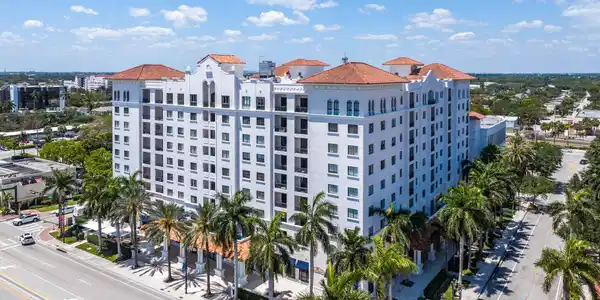 233 S Federal Highway
